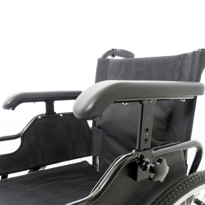 Кресло-коляска прогулочная / комнатная Barry A8 T